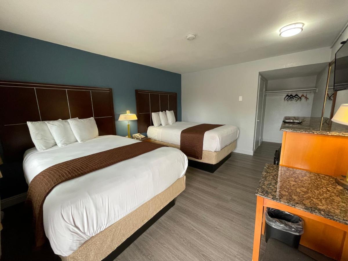 Pacific Motel *